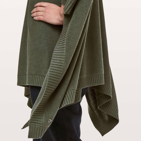 Lululemon Divinity poncho - Picture 3 of 7